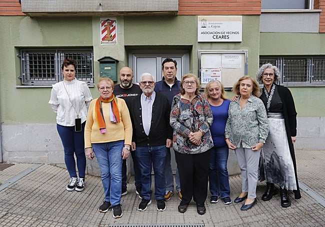 Nueva junta directiva de La Cruz de Ceares.