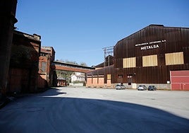 Zona industrial de Valnalón, donde se identifican los malos olores.