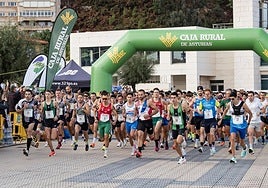 Salida de la prueba, en el paseo de la castrillonense playa de Salinas.