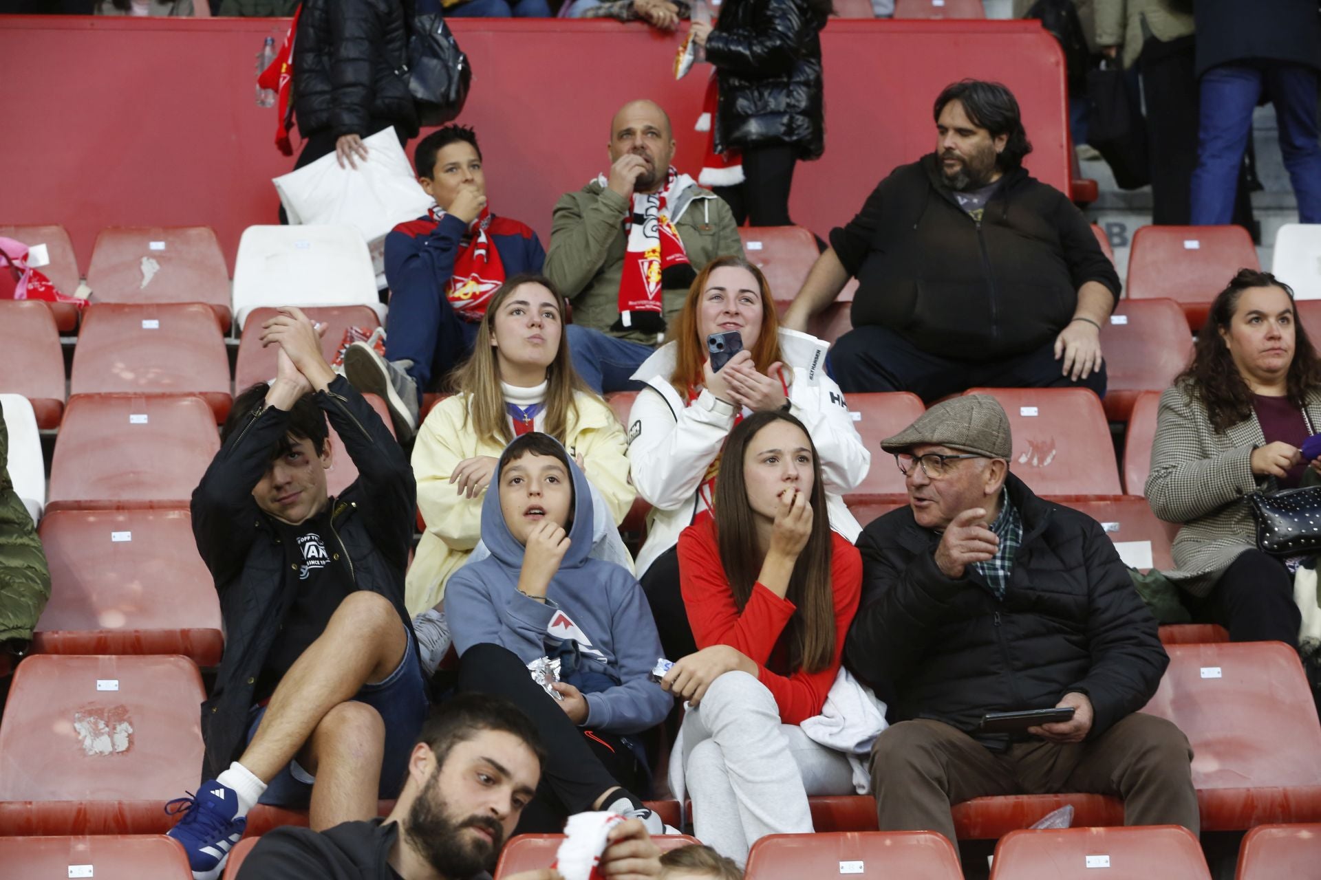 ¿Estuviste en el Sporting - Zaragoza? ¡Búscate!