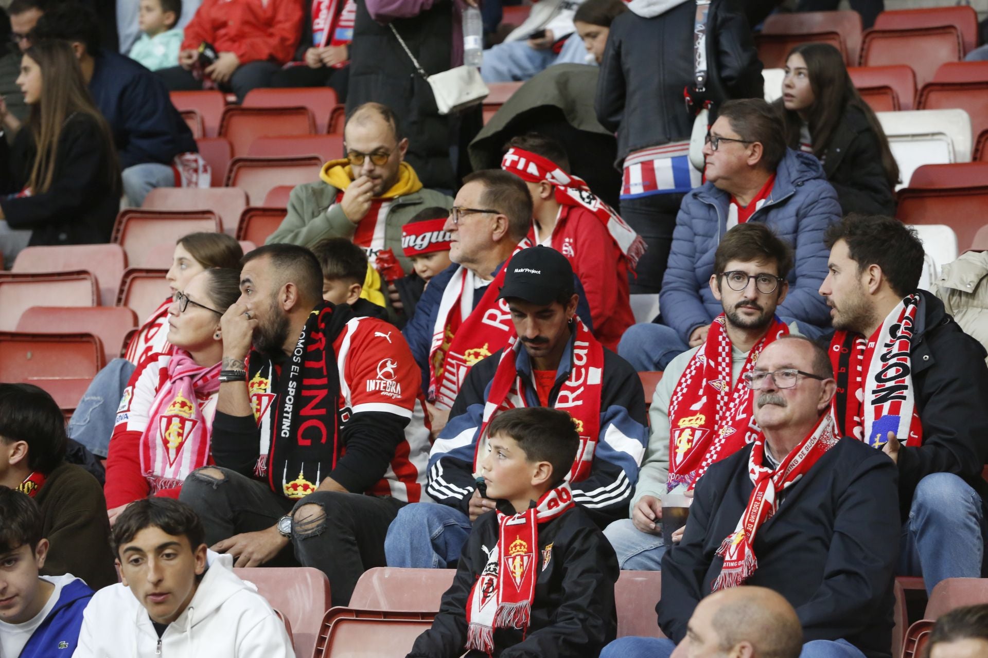 ¿Estuviste en el Sporting - Zaragoza? ¡Búscate!