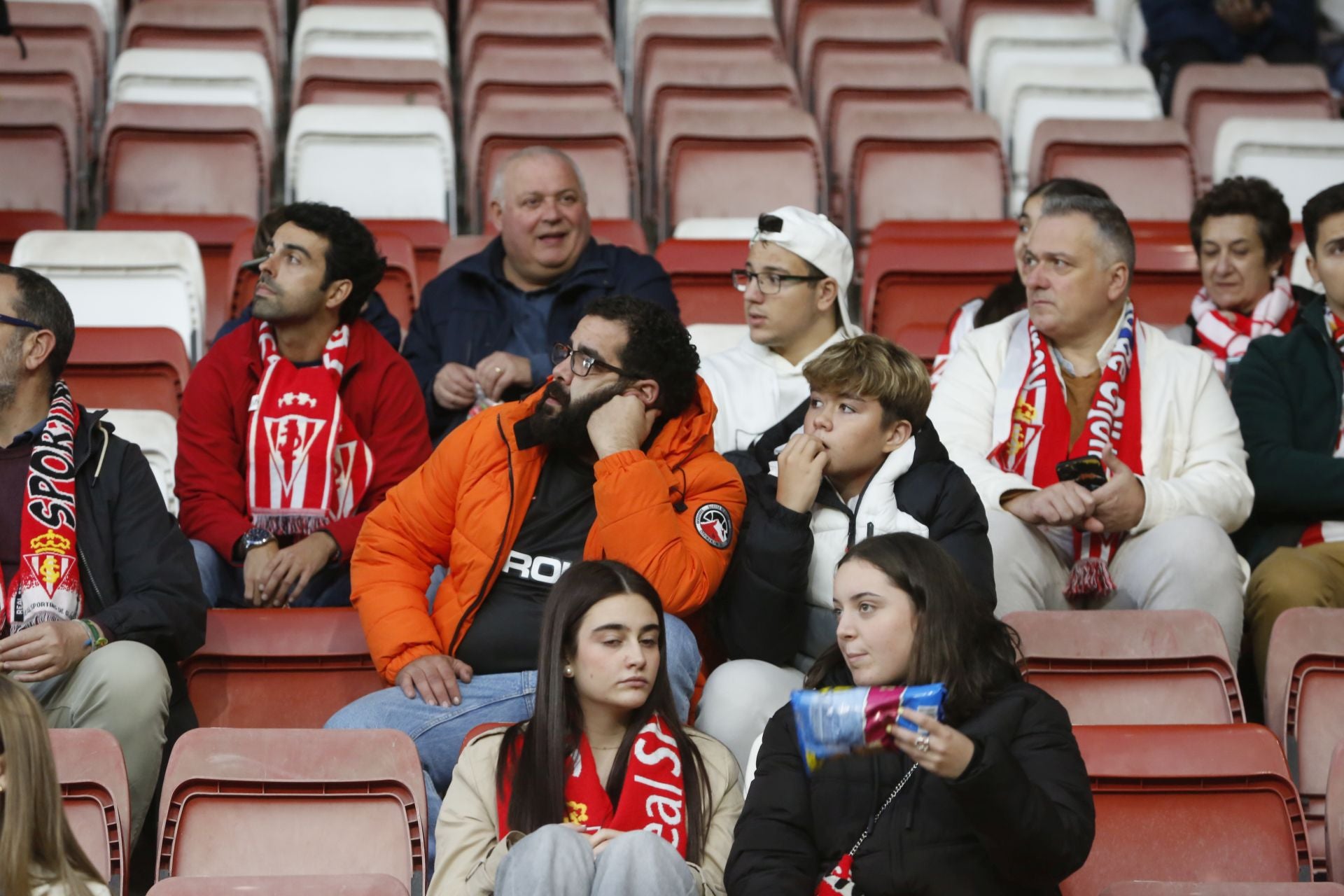 ¿Estuviste en el Sporting - Zaragoza? ¡Búscate!