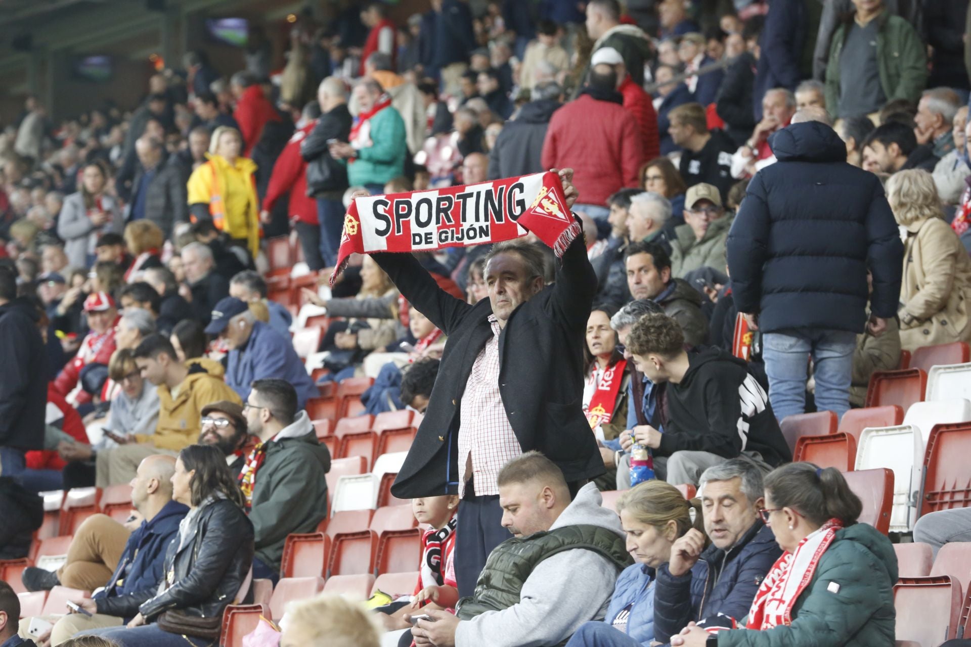 ¿Estuviste en el Sporting - Zaragoza? ¡Búscate!