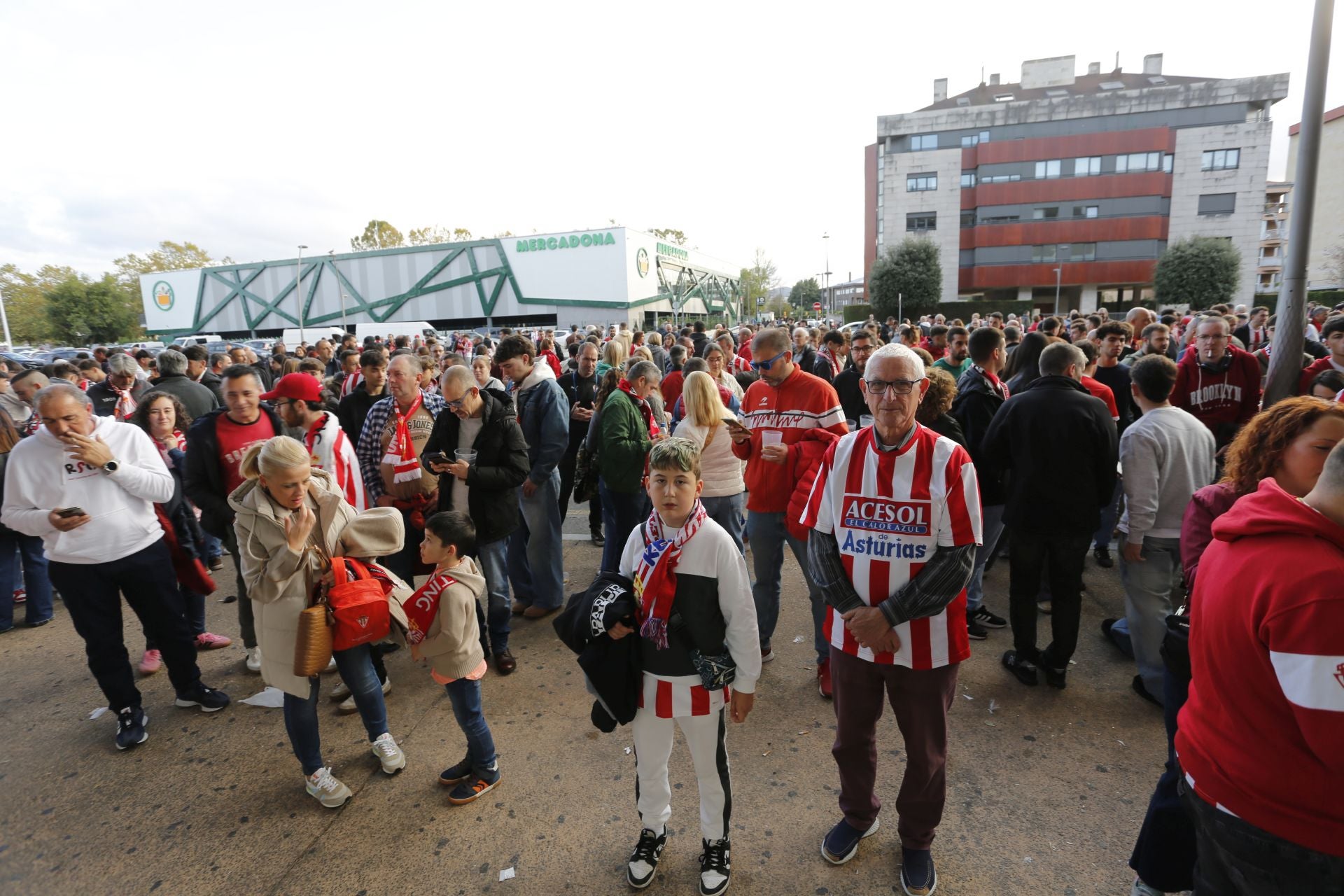 ¿Estuviste en el Sporting - Zaragoza? ¡Búscate!