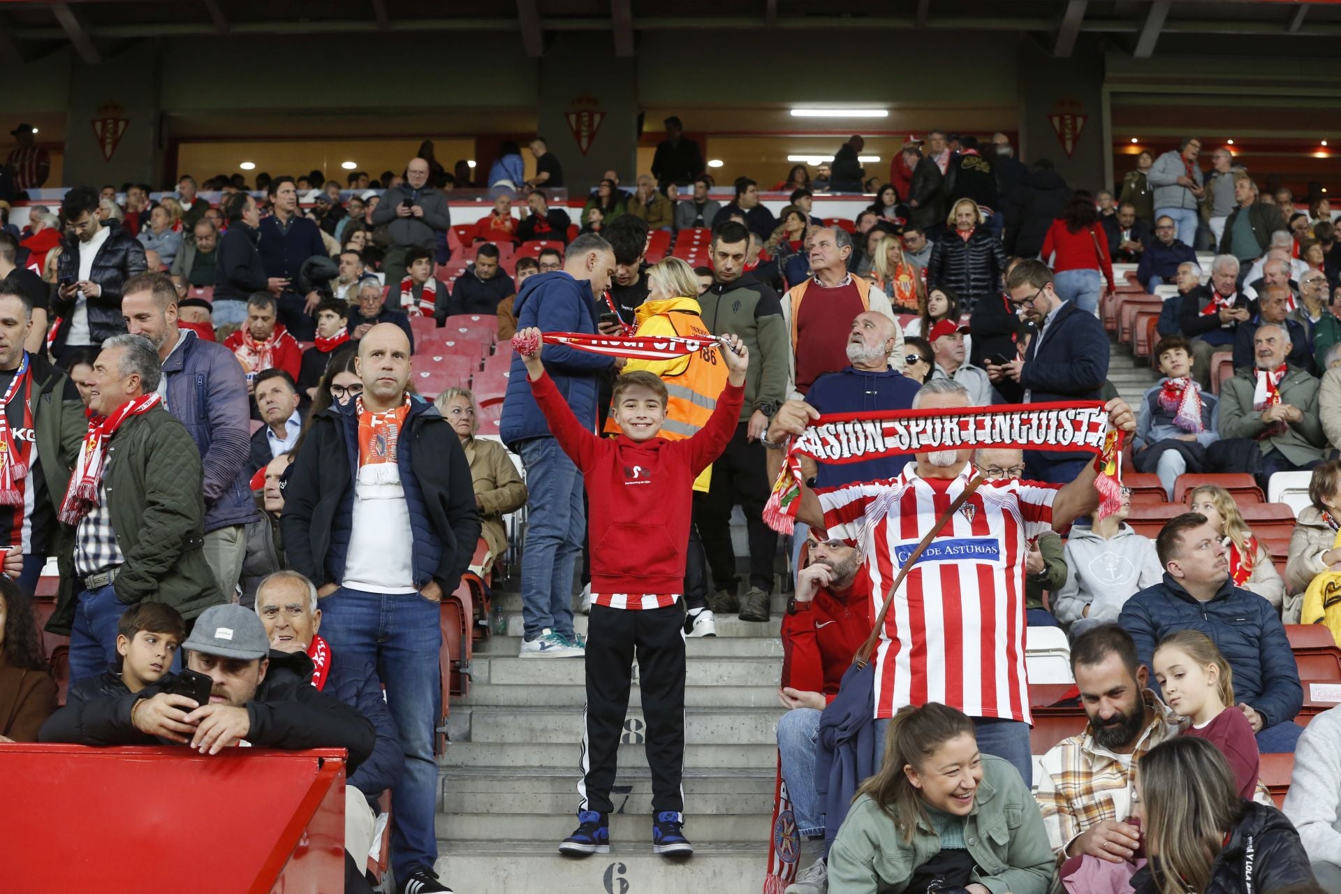 ¿Estuviste en el Sporting - Zaragoza? ¡Búscate!