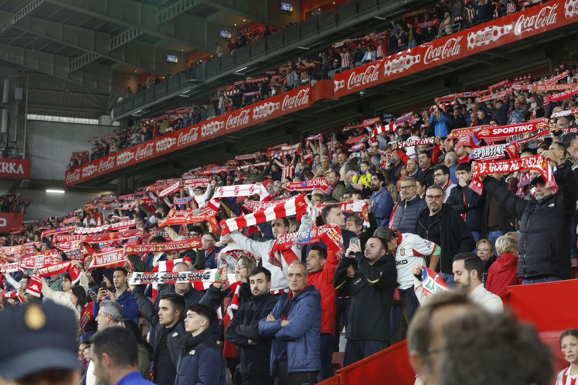 ¿Estuviste en el Sporting - Zaragoza? ¡Búscate!