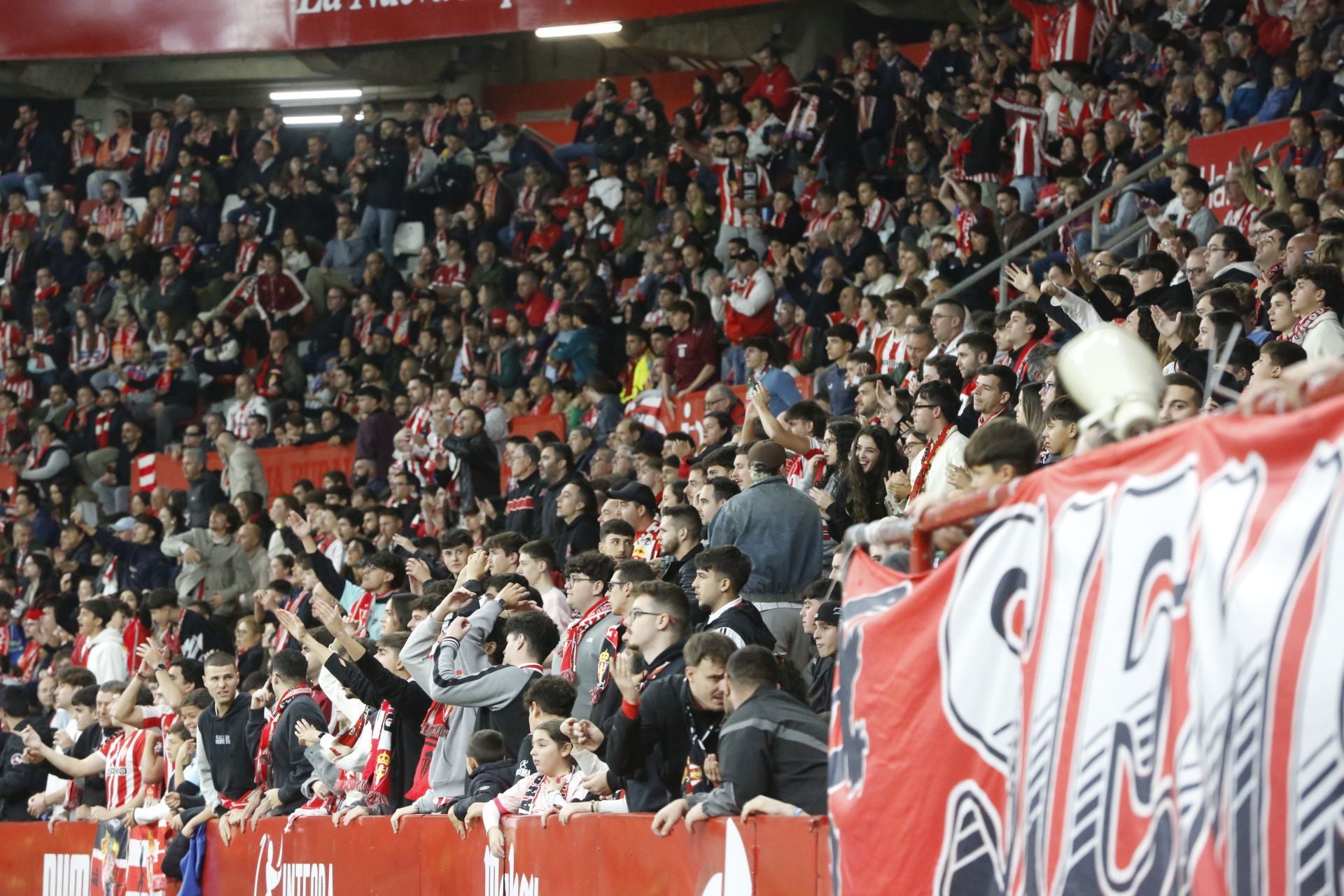 ¿Estuviste en el Sporting - Zaragoza? ¡Búscate!