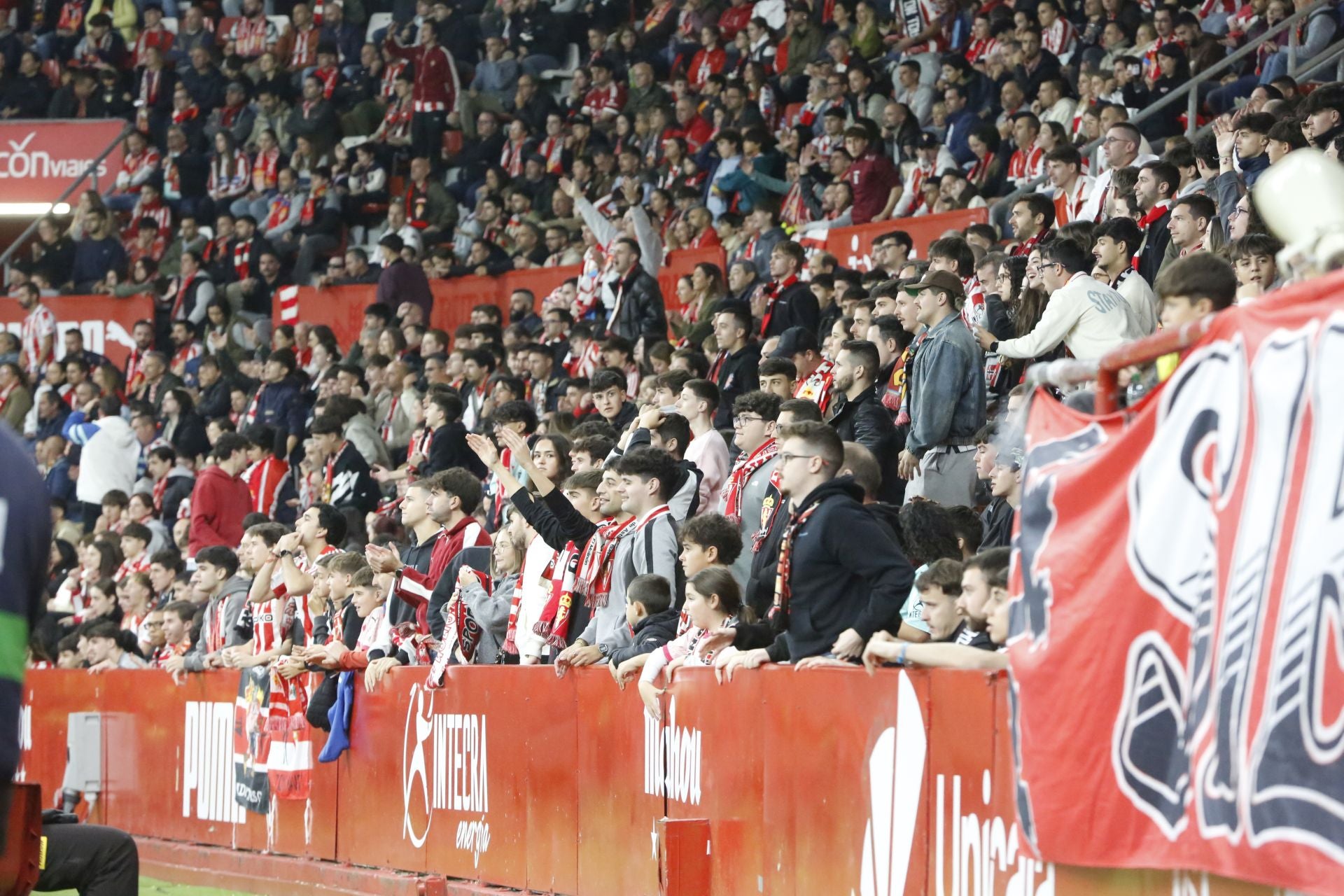 ¿Estuviste en el Sporting - Zaragoza? ¡Búscate!