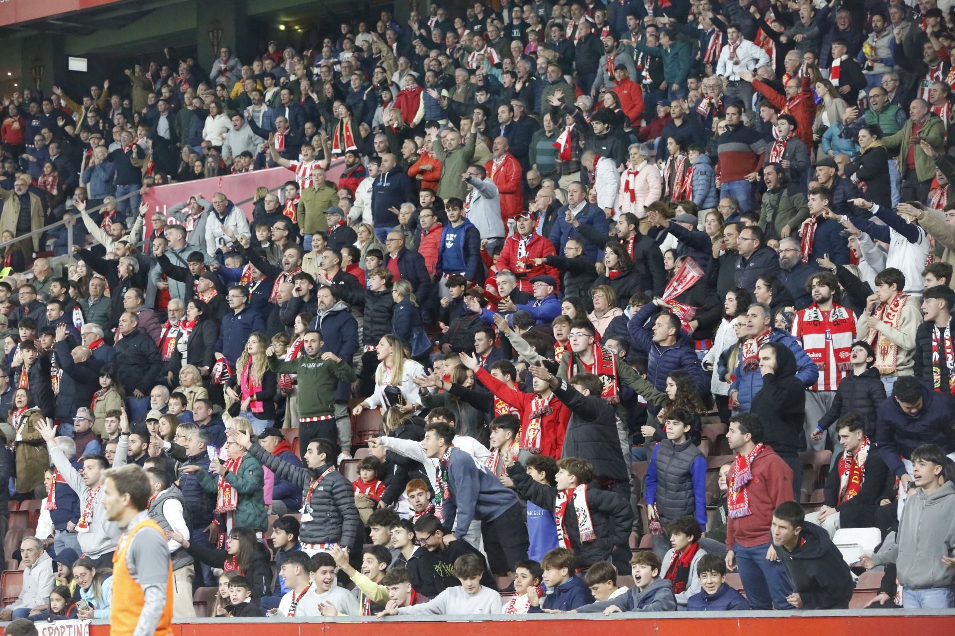 ¿Estuviste en el Sporting - Zaragoza? ¡Búscate!