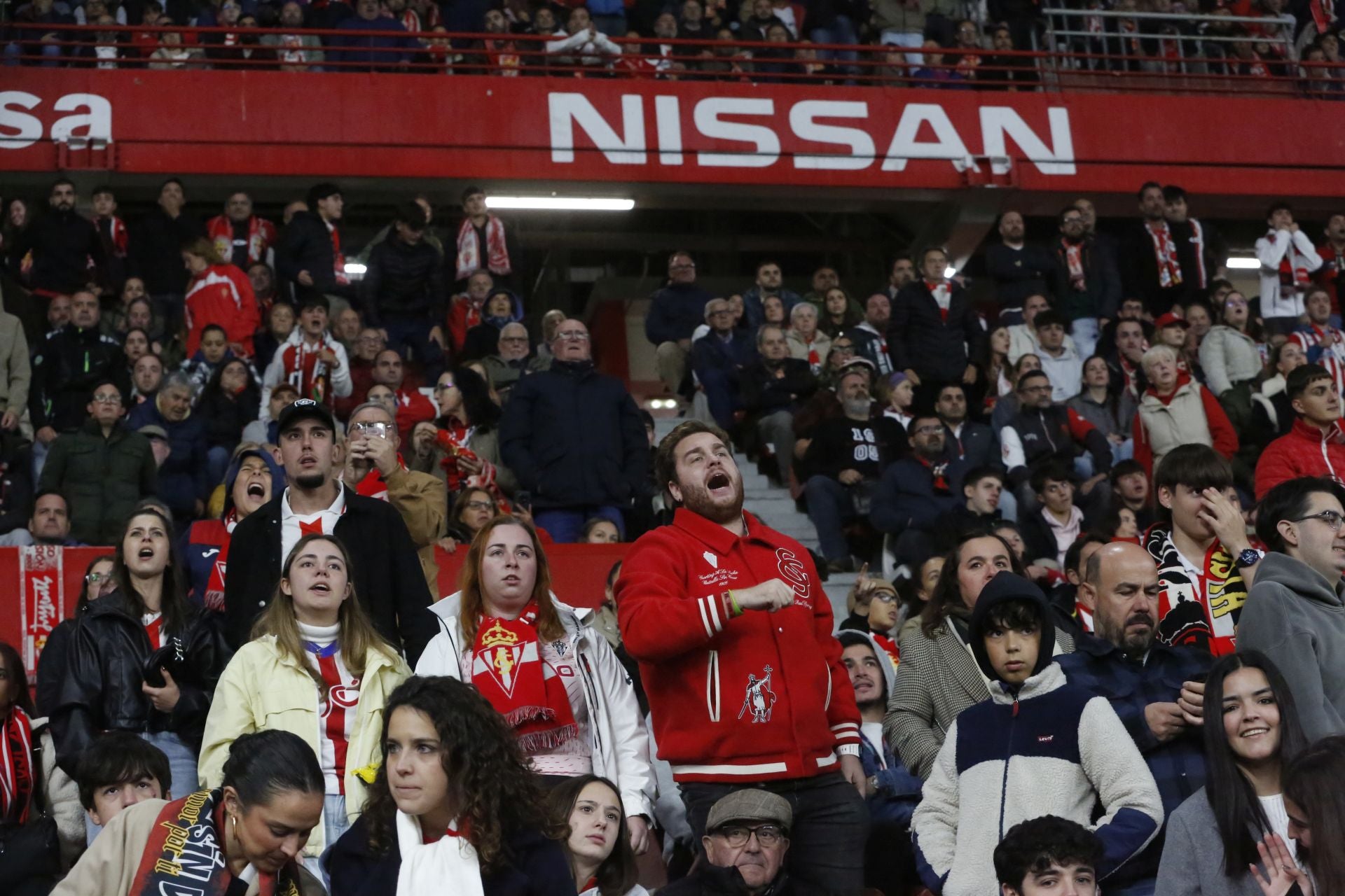 ¿Estuviste en el Sporting - Zaragoza? ¡Búscate!