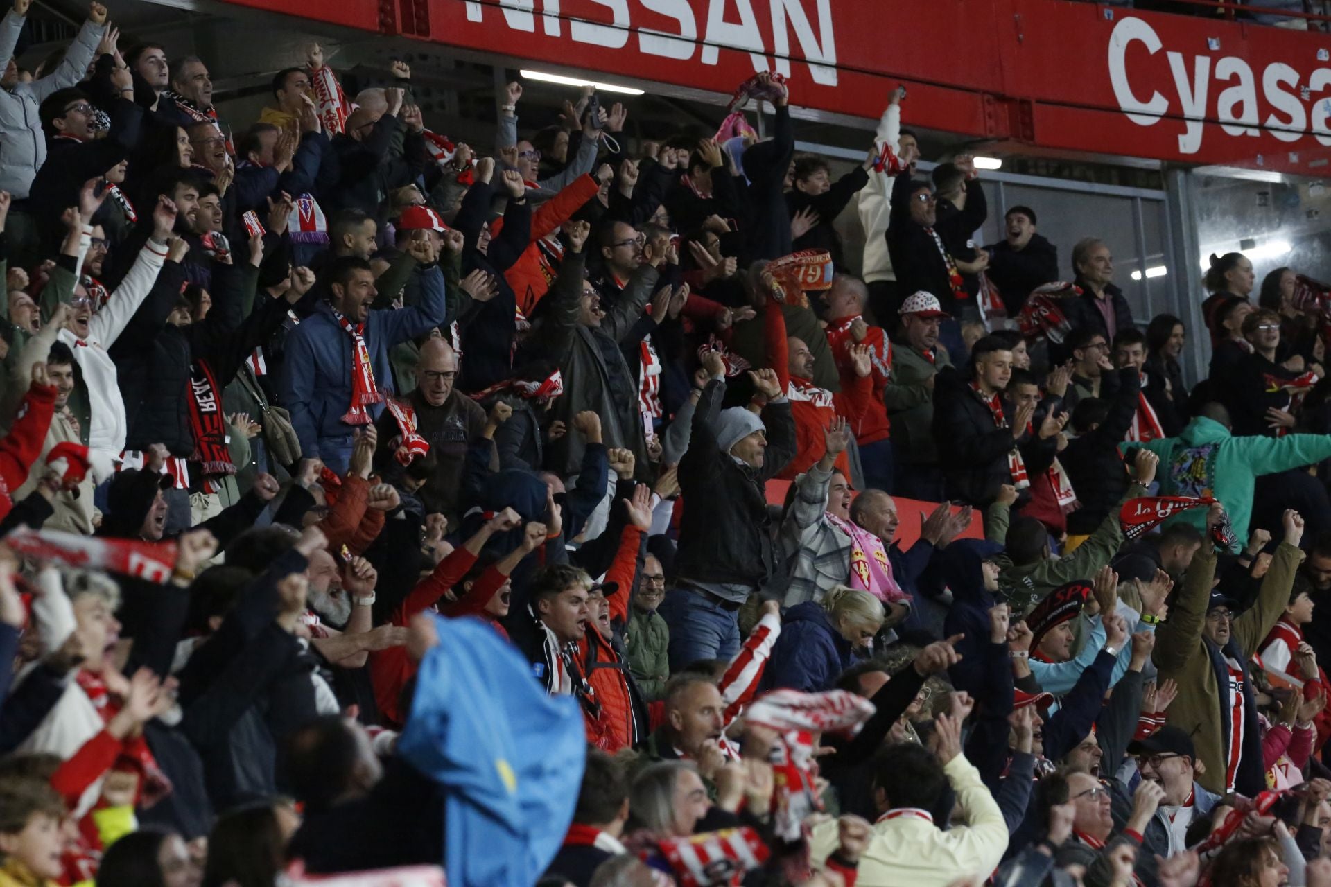 ¿Estuviste en el Sporting - Zaragoza? ¡Búscate!