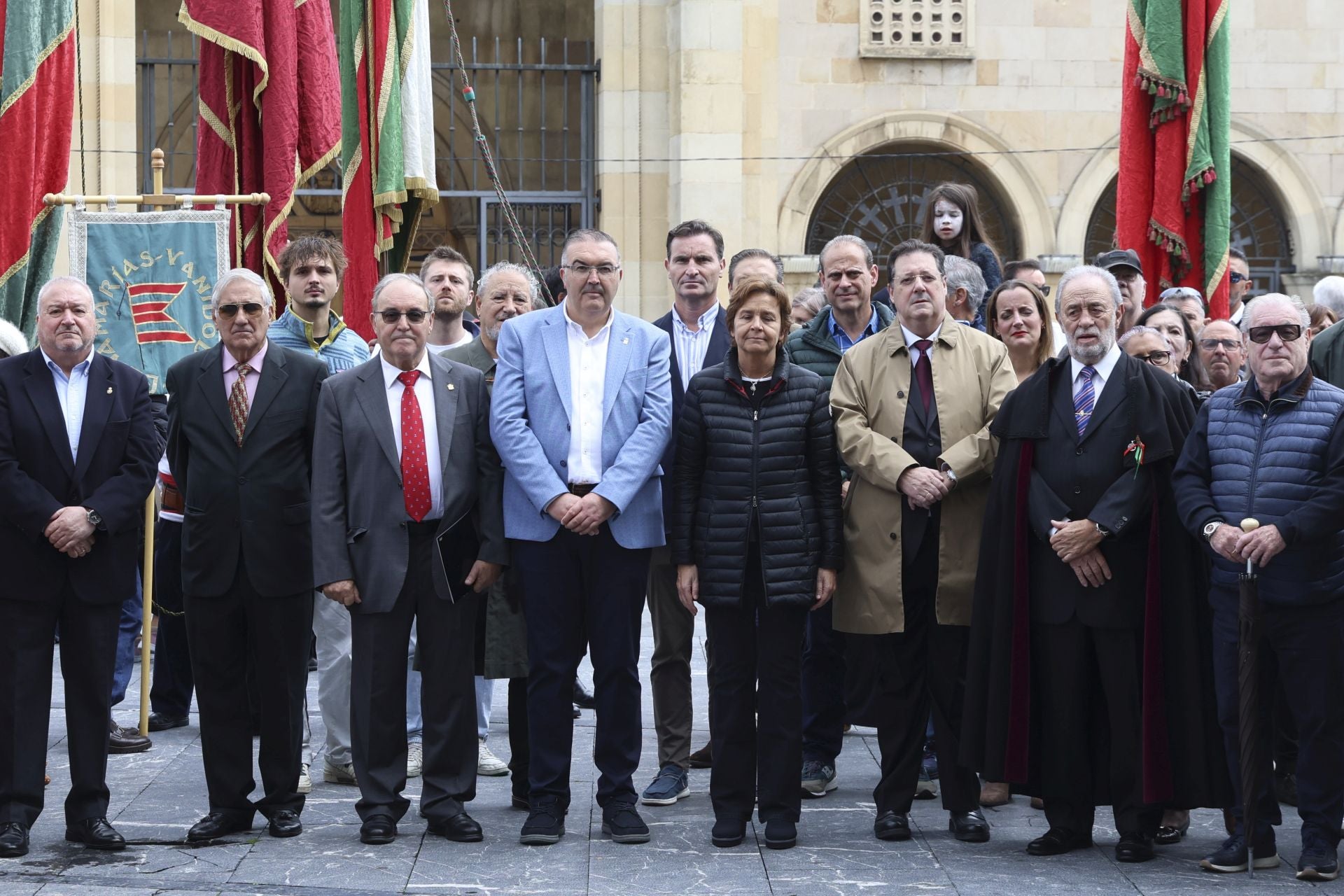 Los pendones leoneses desfilan por Gijón