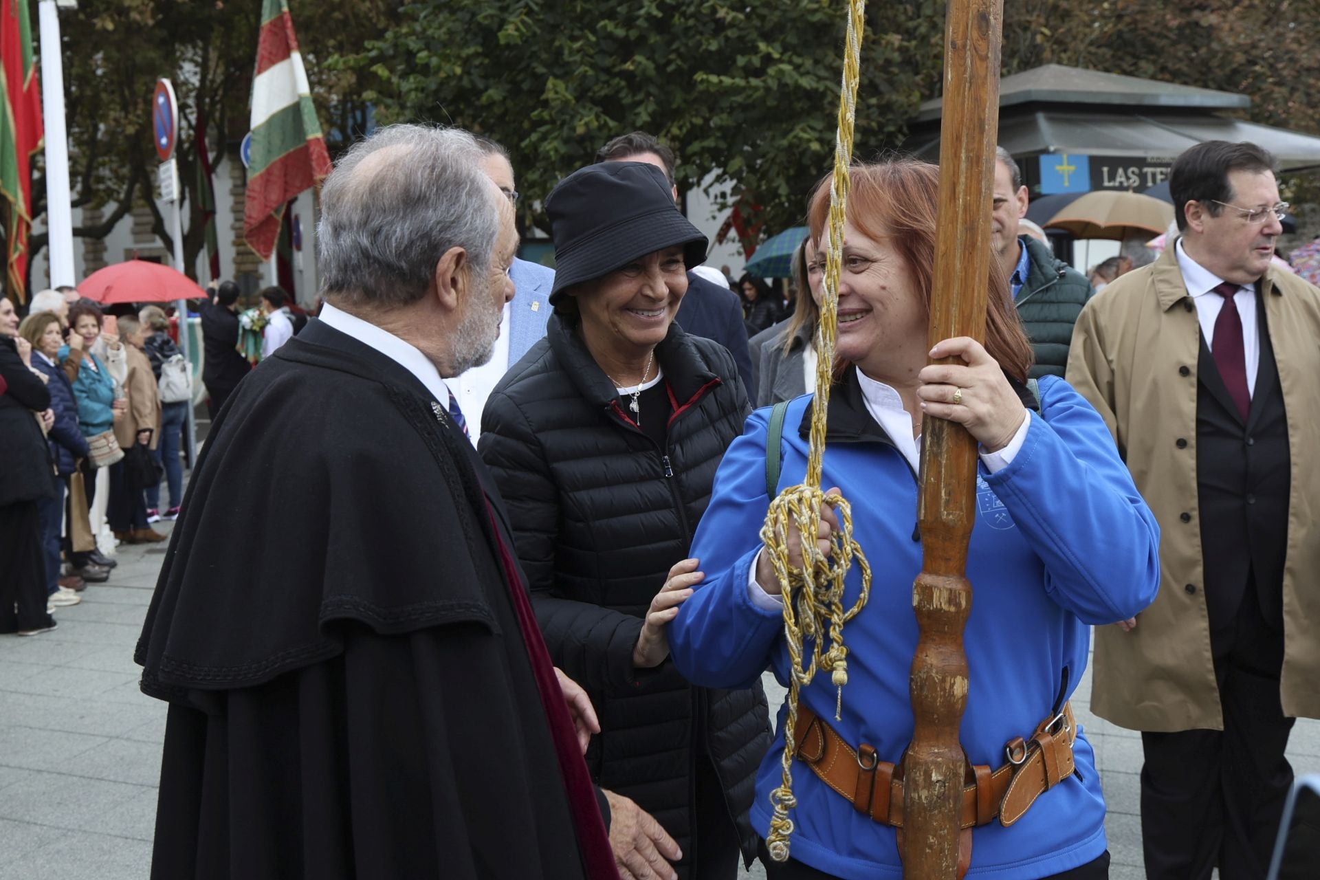 Los pendones leoneses desfilan por Gijón