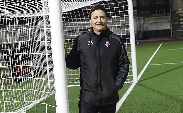Adrián González, en el campo de entrenamiento.