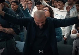 Dani Alves, en la iglesia de Girona.