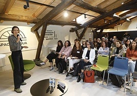 Durante la mañana se sucedieron las ponencias.