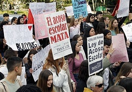 Protesta contra el acoso escolar en Oviedo.