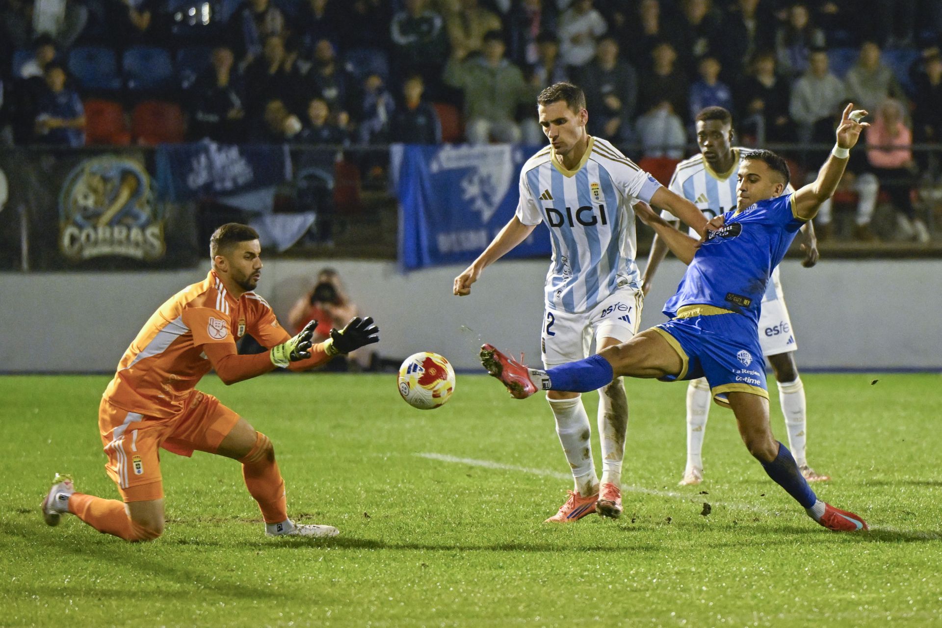 Las mejores imágenes del duelo copero Ourense - Real Oviedo