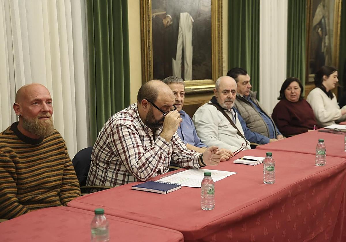 Algunos representantes vecinales durante la reunión del Consejo Social