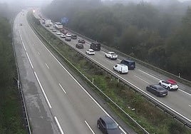 Imagen del atasco de la autopista 'Y' captada por las cámaras de la DGT