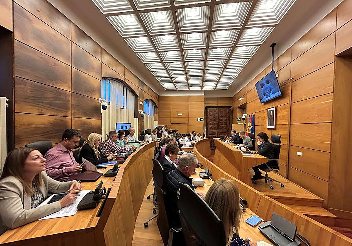 Pleno ordinario del mes de octubre en el Ayuntamiento de Siero.