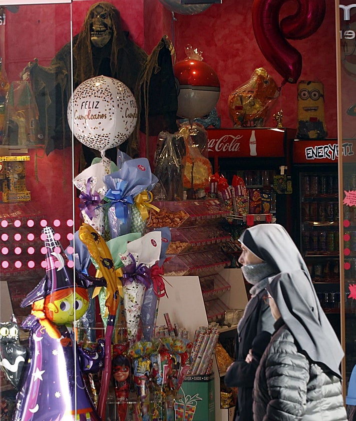 Imagen secundaria 2 - Los escaparates decorados.