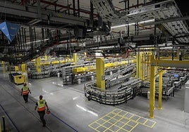 Instalaciones de un centro logístico de Amazon en España.