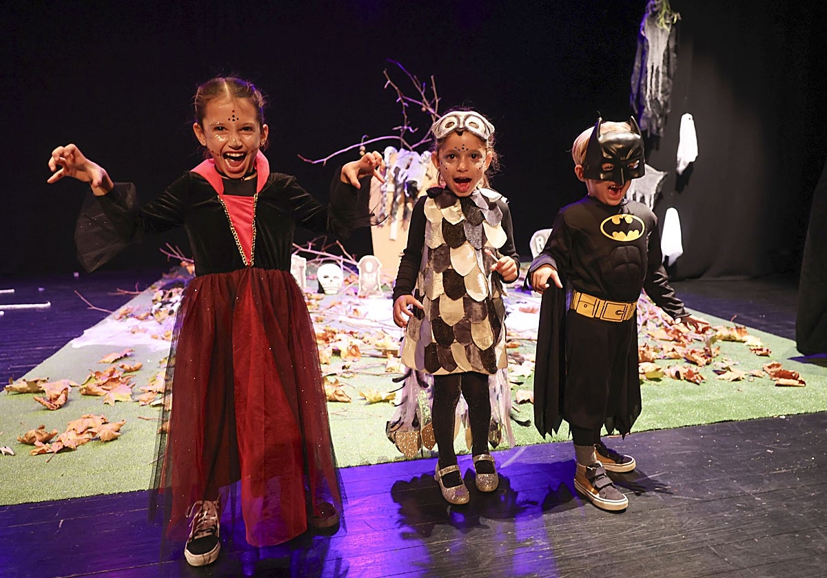 Los más pequeños de la urbanización de lo pasaron 'de miedo'.