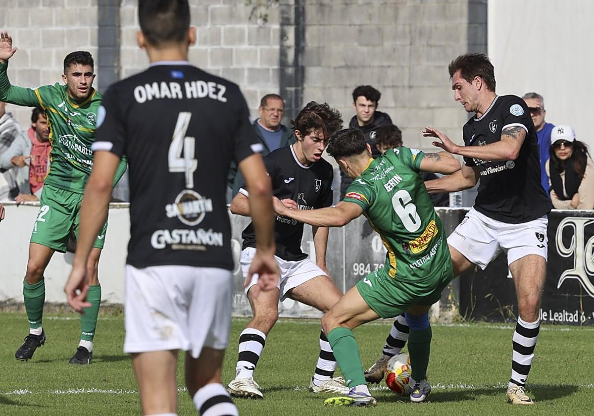 El duelo estuvo muy igualado y se decantó a favor de los visitantes por detalles.