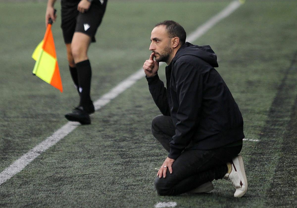 Pablo Acebal, técnico de los langreanos.