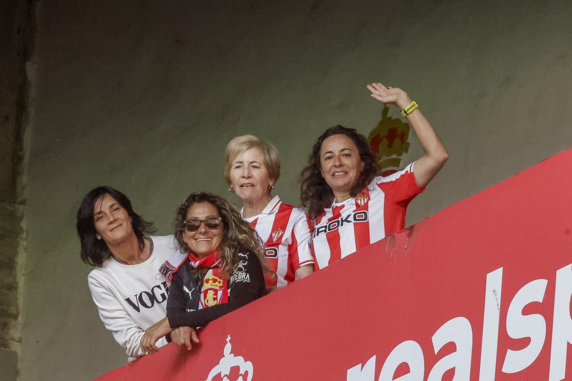 Fotos: ¿Estuviste en El Molinón viendo el Sporting-Las Palmas? ¡Búscate!