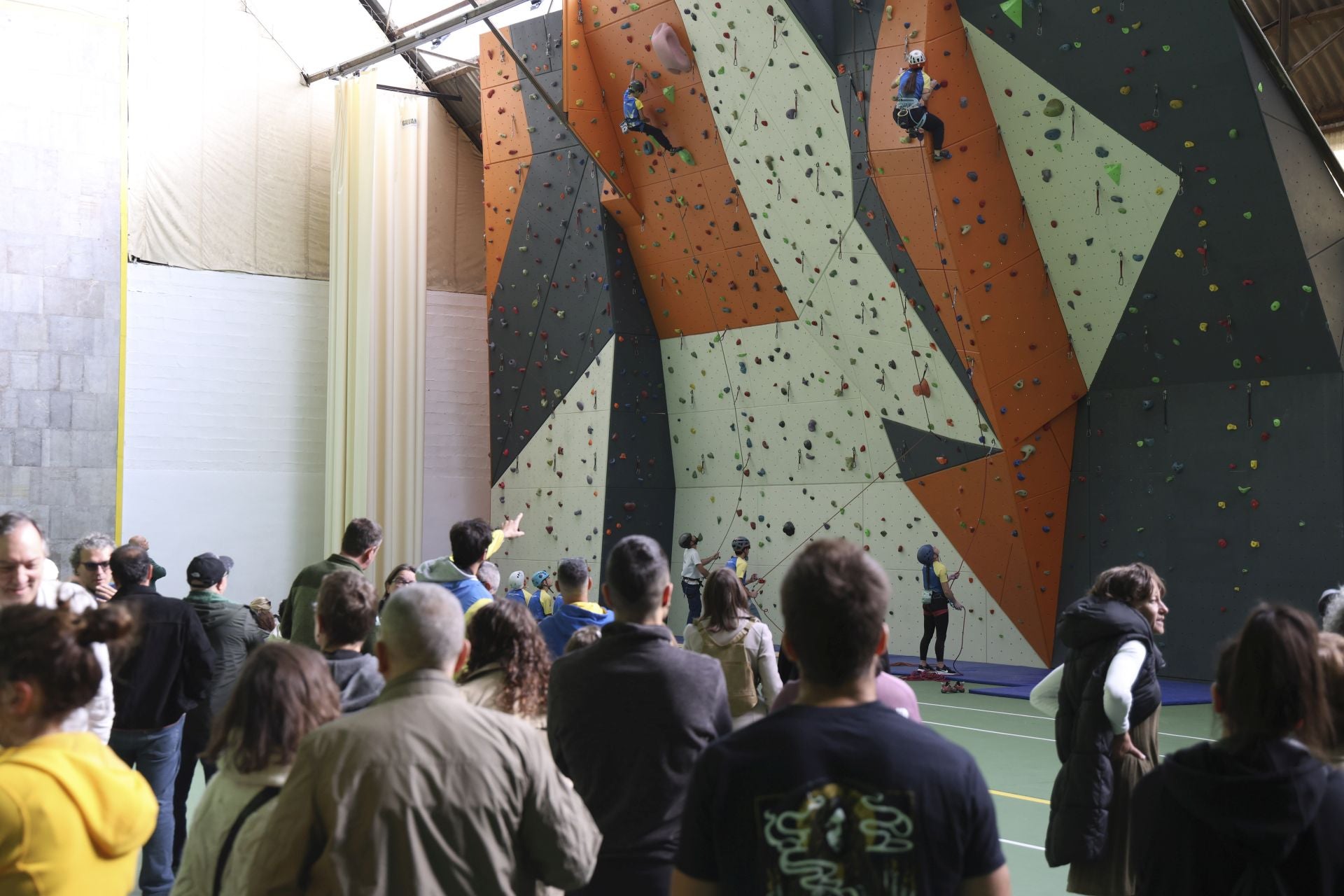 Villaviciosa estrena rocódromo