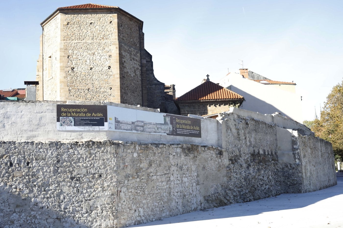 El paño de la muralla que ha sido rescatado frente al Parque de El Muelle.
