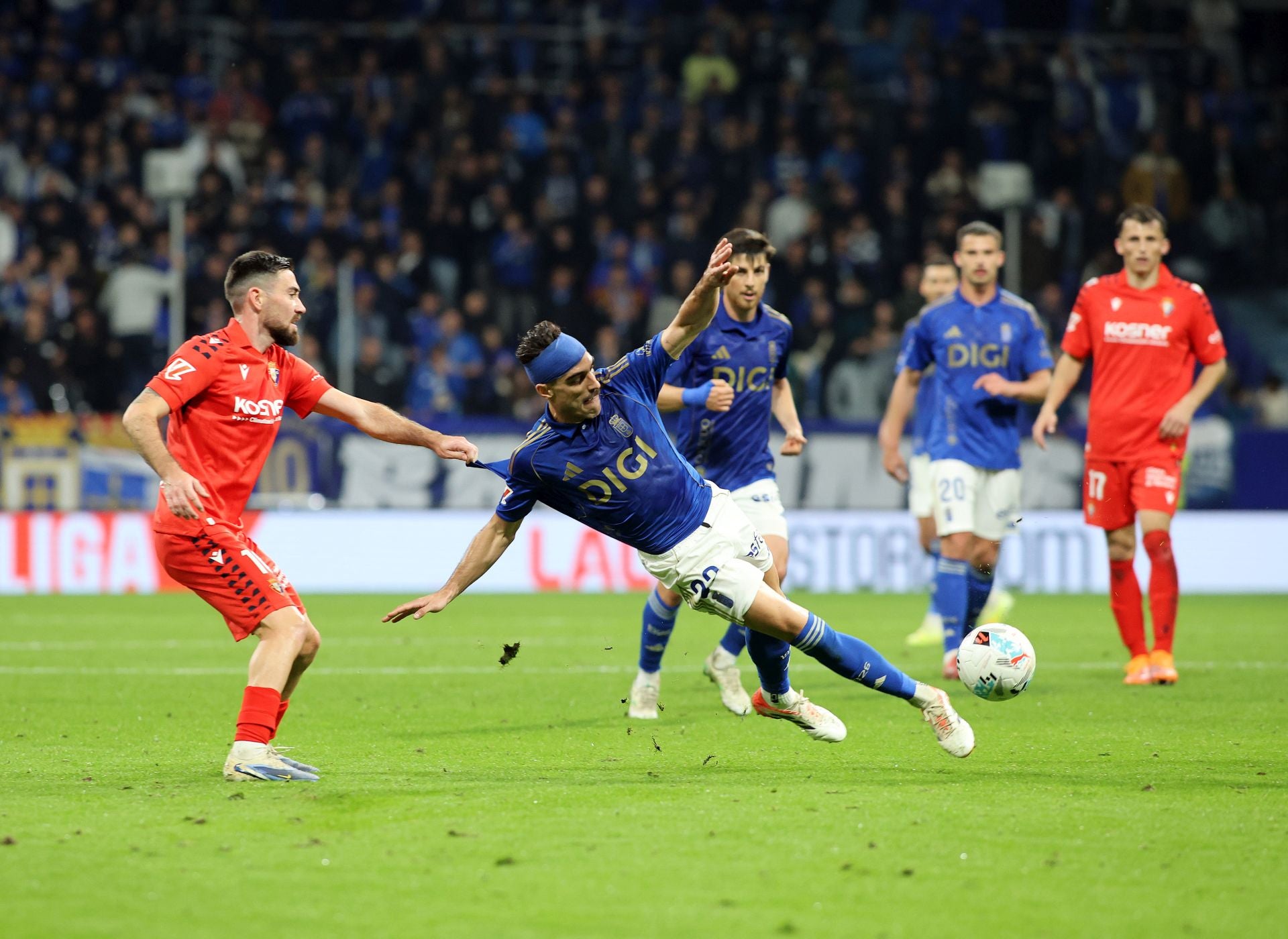 Las mejores jugadas del Real Oviedo - Osasuna en imágenes