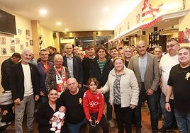 Integrantes de la peña con Redondo, Gustavo Alonso, David Guerra, Pablo García, Gaspar y Joaquín Alonso.