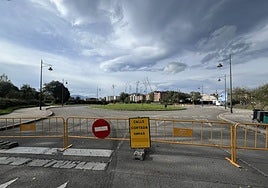 Calles cortadas en la glorieta de la avenida de El Castro.