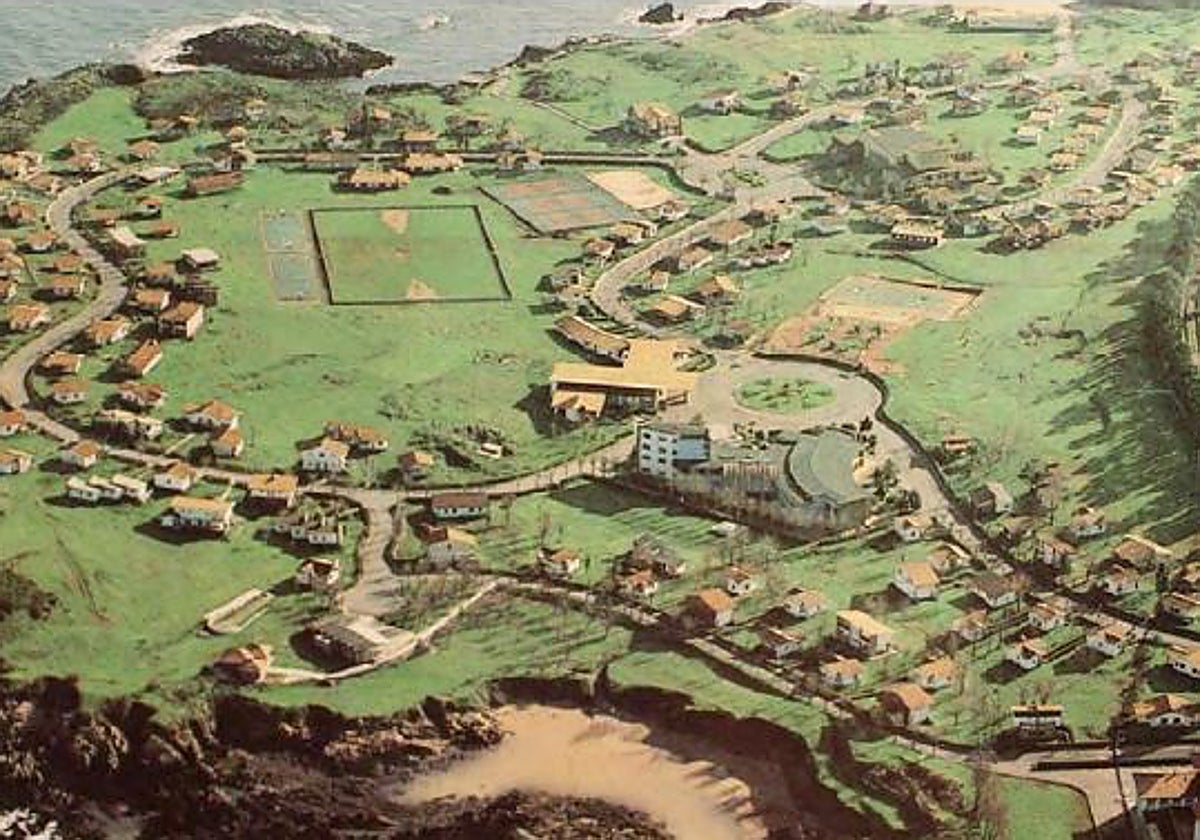 Vista aérea de la ciudad vacacional de Perlora.