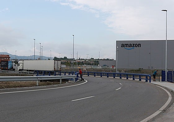 Instalaciones de Amazon en el polígono de Bobes, Siero.