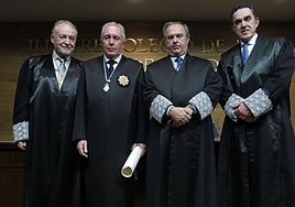 Adolfo Menéndez: «La inteligencia artificial ha creado el espejismo de que va a sustituir el criterio humano»