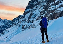En abril de 2025 Mario Benito Rodríguez y Juan Luis Guilluy Arenas, del Grupo de Rescate de Bomberos de Asturias, emprendieron una aventura. De aquella vivencia salío una cinta que se lleva el premio Actividades Asturianas de la Semana Internacional de Montaña de Gijón.