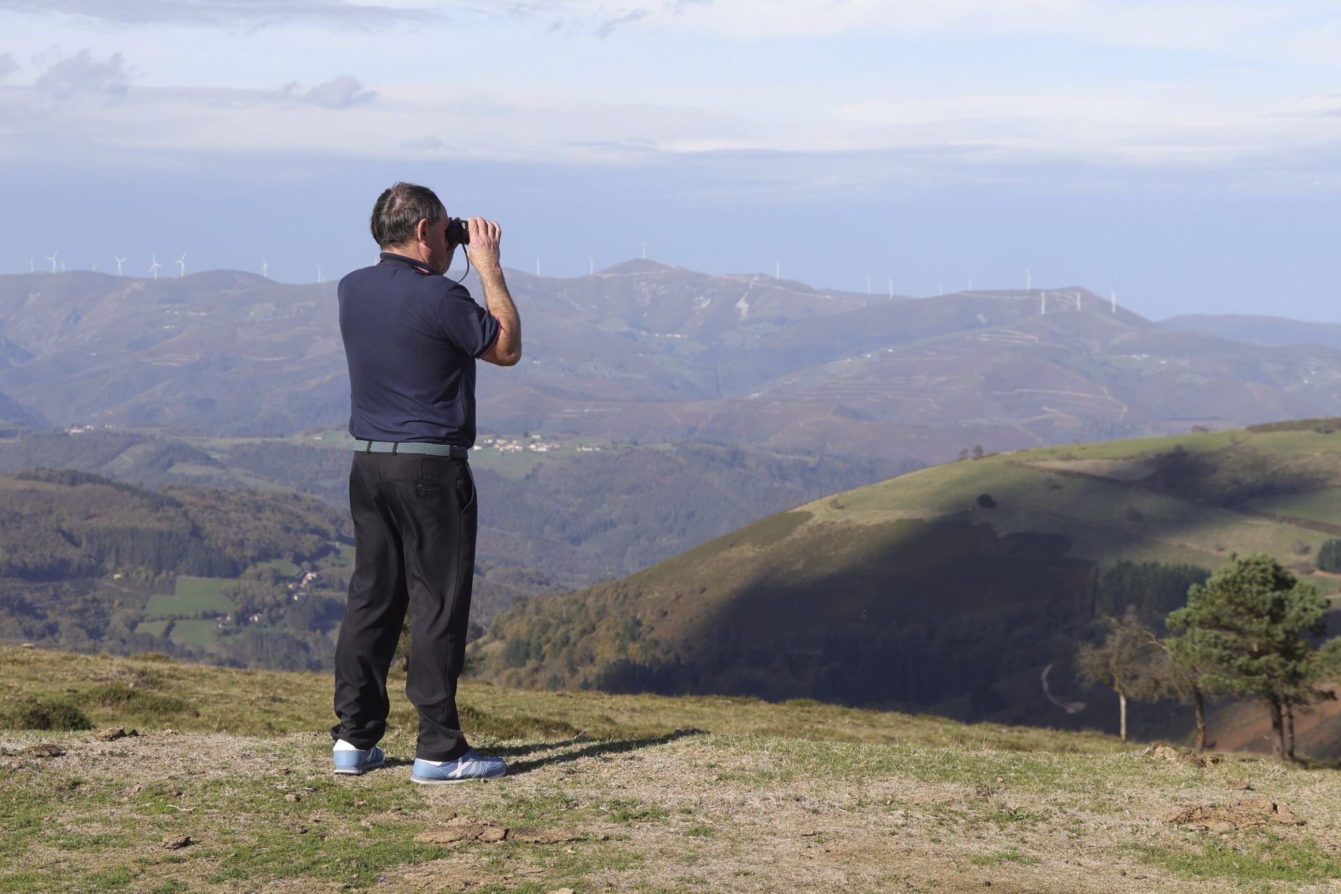 Tomasín, en paradero desconocido: las imágenes de la búsqueda en Tineo