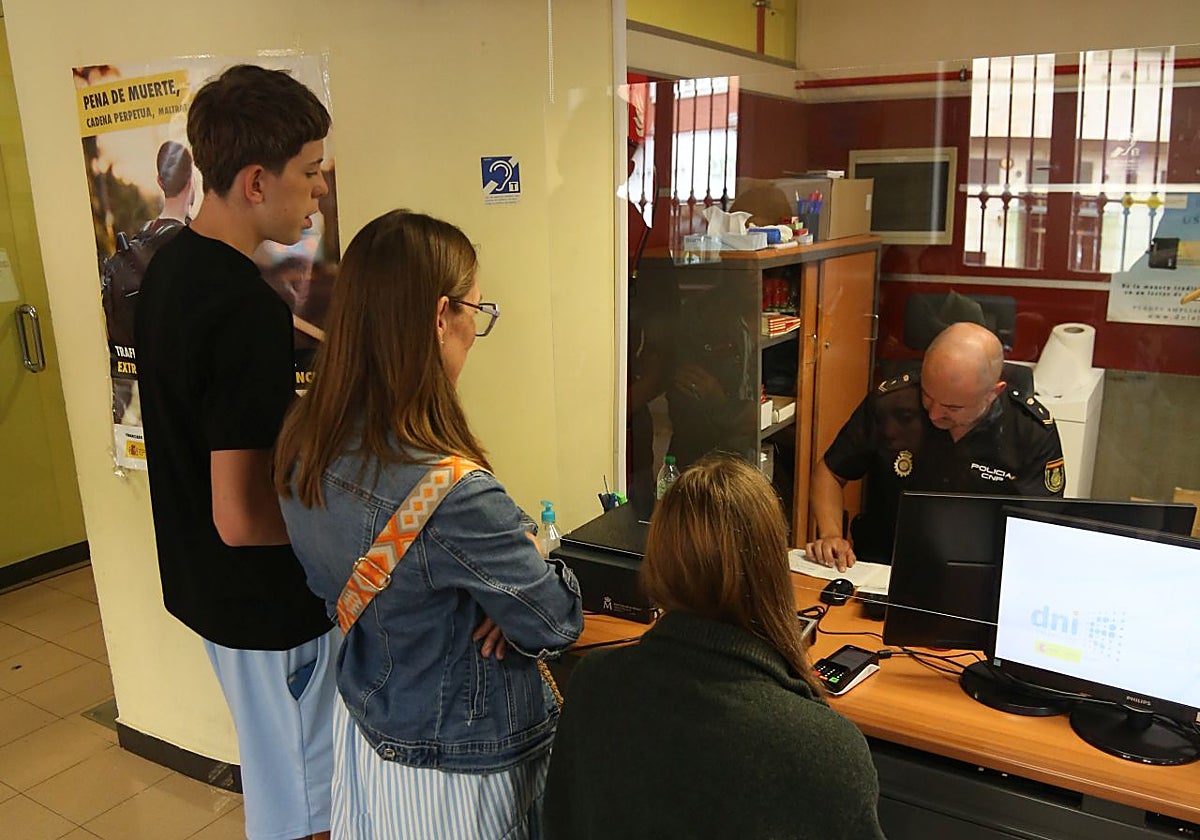 Expedición del DNI en Oviedo.