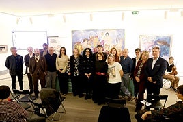 La consejera de Cultura, con los reconocidos con los diferentes premios asturianos.