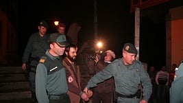 'Tomasín' al ser detenido en 2011 por matar a su hermano, tras 58 días escondido en los montes.