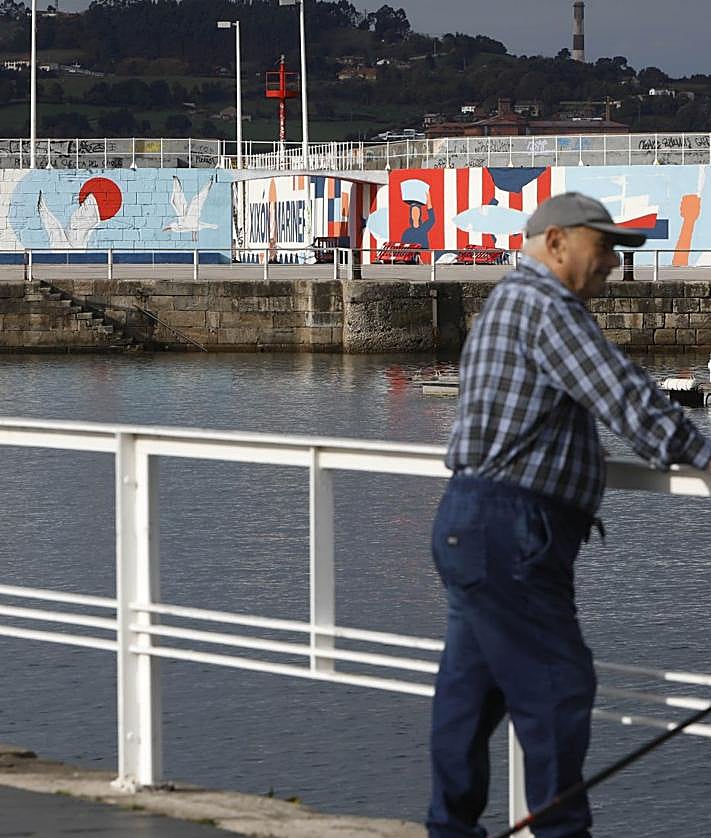 Imagen secundaria 2 - Recuerdo a Rambal, en el nuevo mural del Puerto Deportivo de Gijón