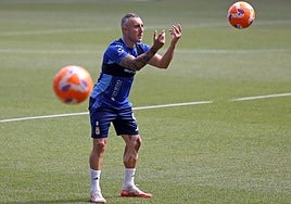 Santi Cazorla, en un entrenamiento del Real Oviedo.
