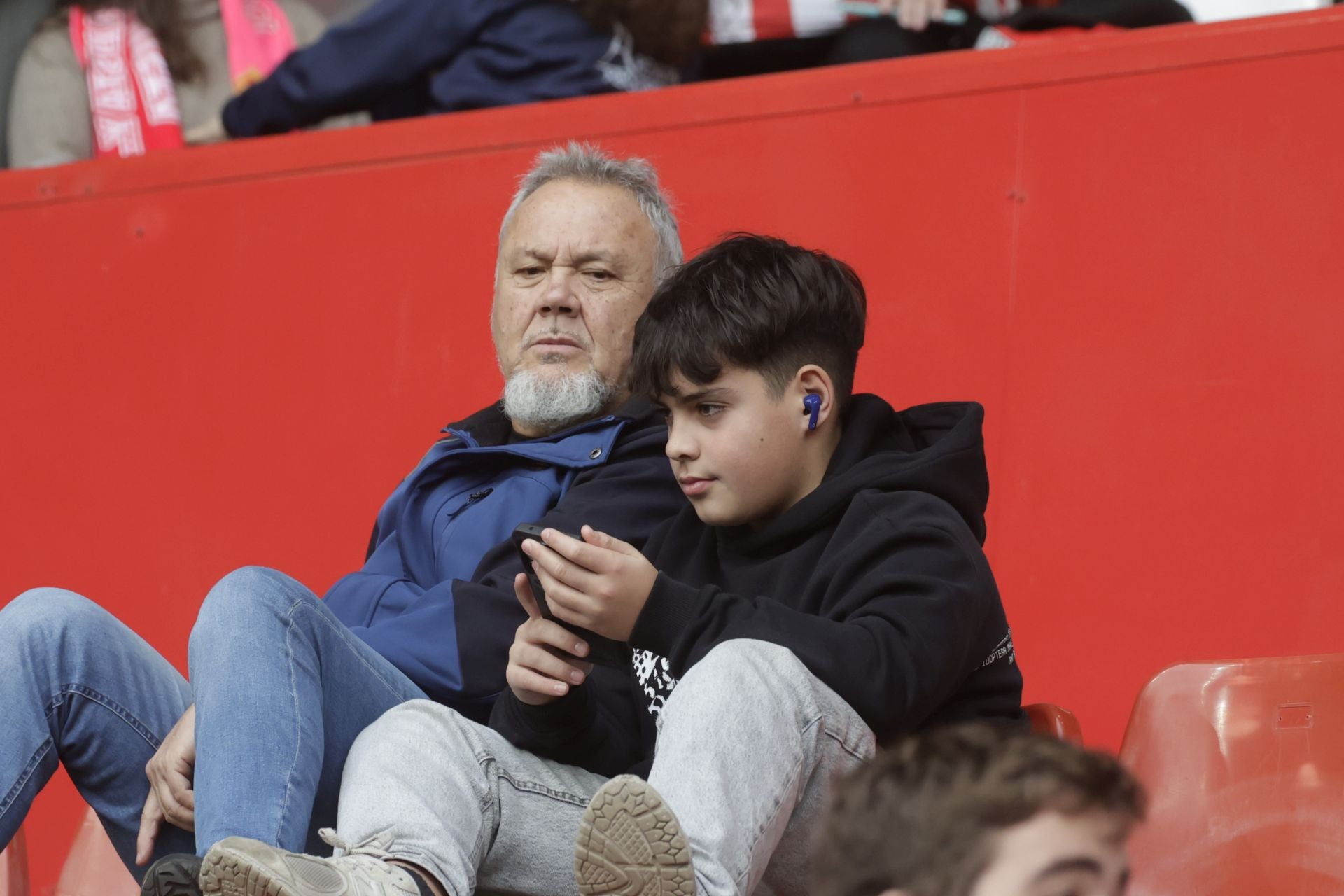 Fotos | ¿Estuviste en El Molinón en el Sporting de Gijón - Eibar? ¡Búscate!