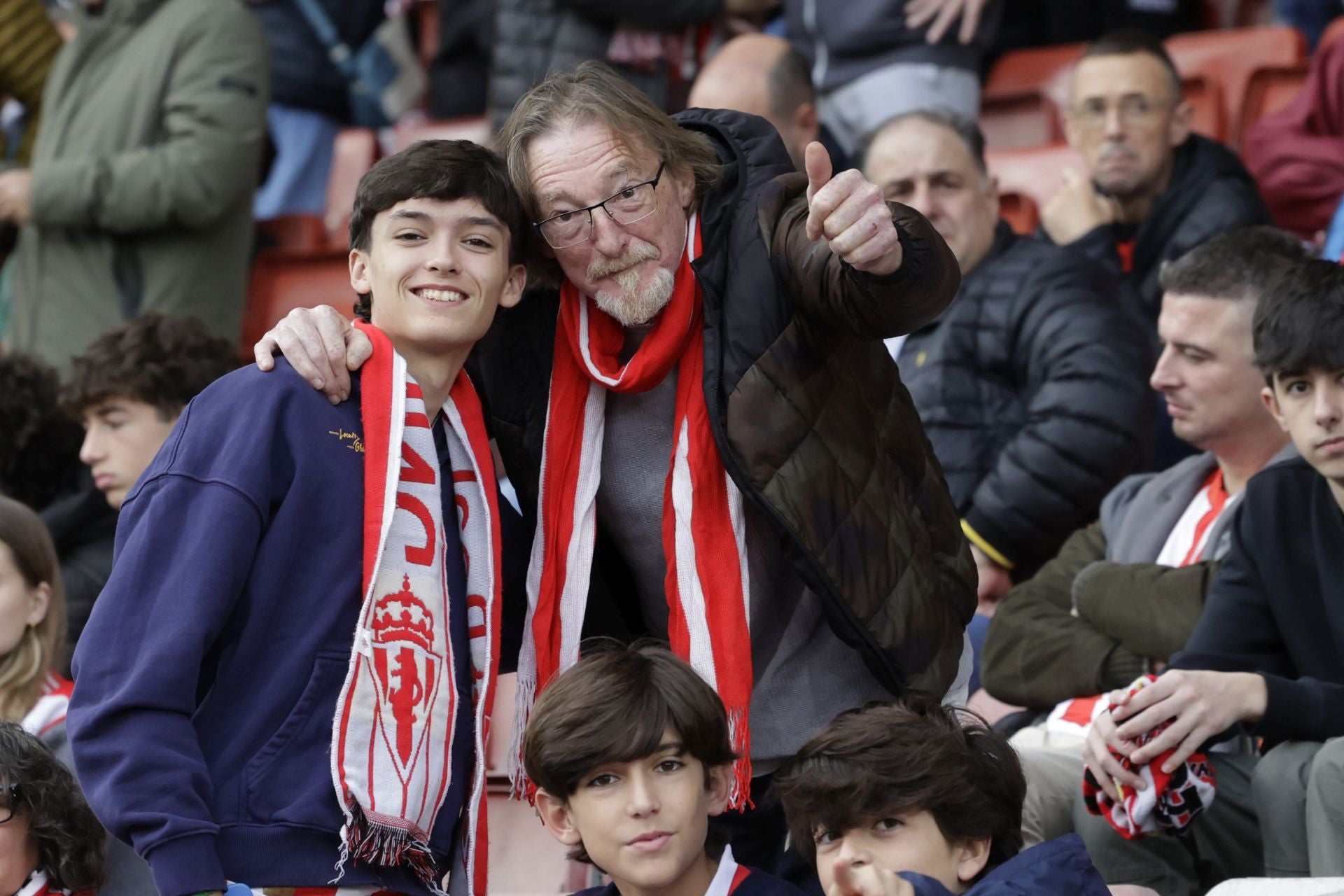 Fotos | ¿Estuviste en El Molinón en el Sporting de Gijón - Eibar? ¡Búscate!
