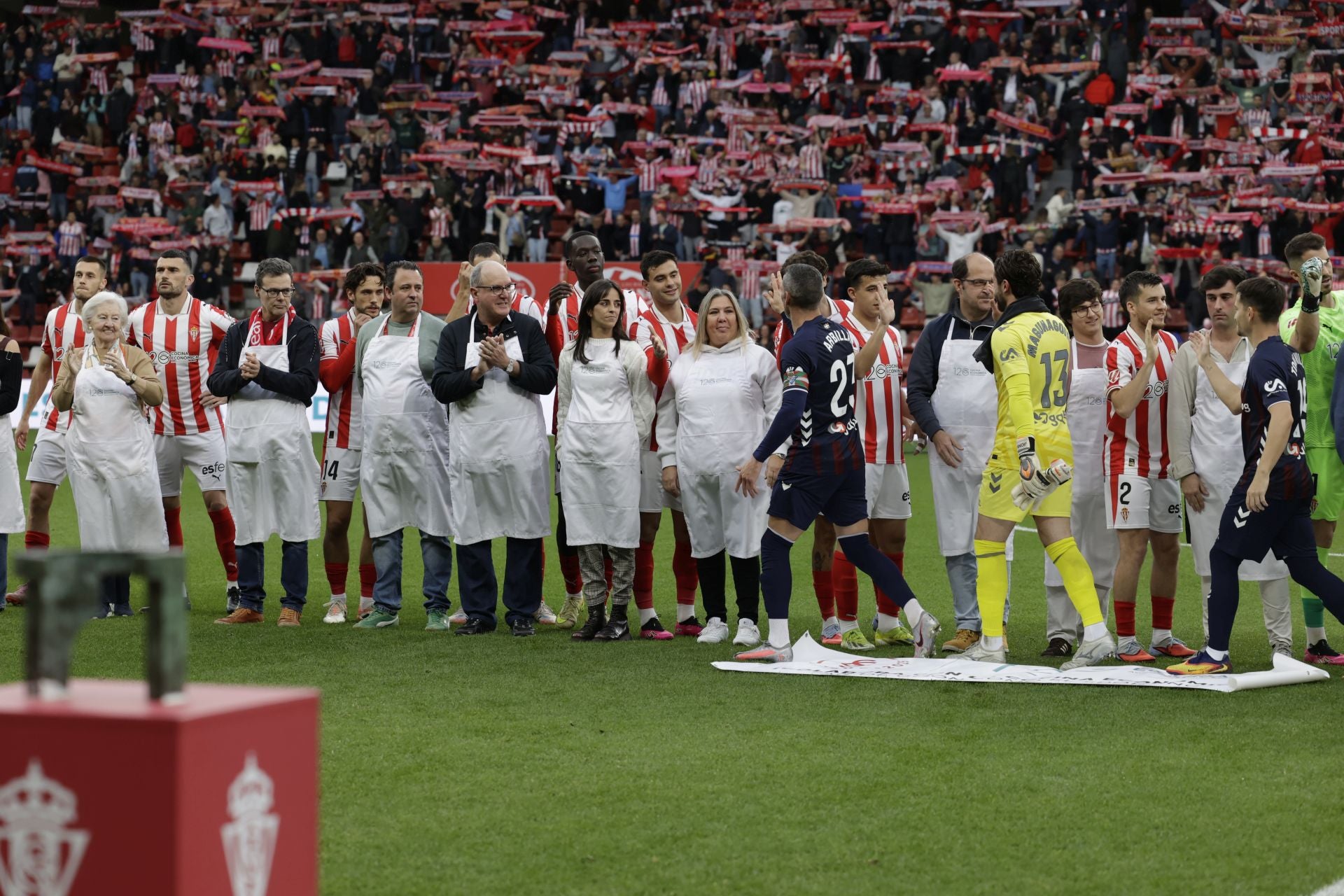 Fotos | ¿Estuviste en El Molinón en el Sporting de Gijón - Eibar? ¡Búscate!