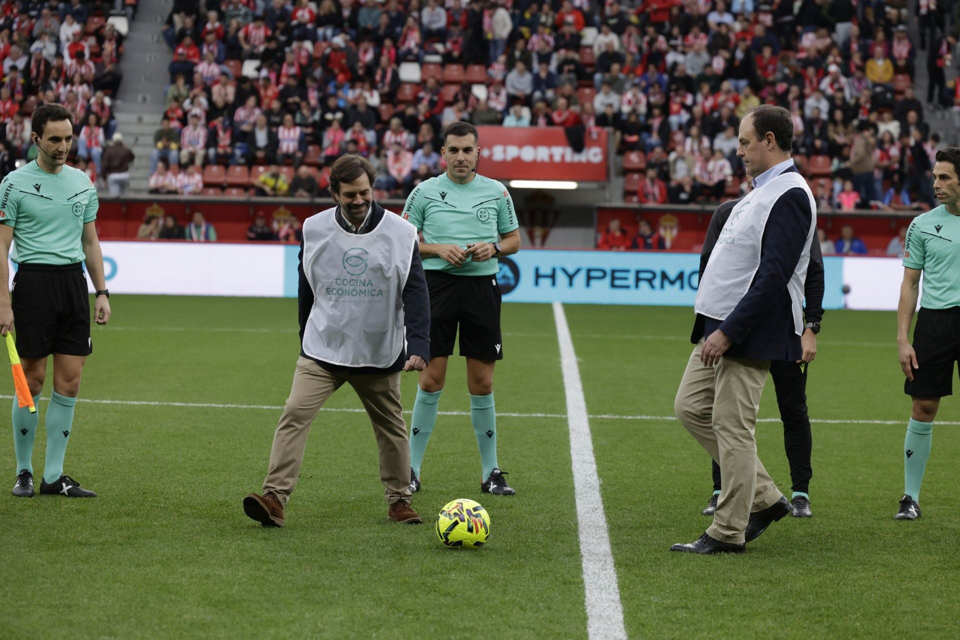 Fotos | ¿Estuviste en El Molinón en el Sporting de Gijón - Eibar? ¡Búscate!